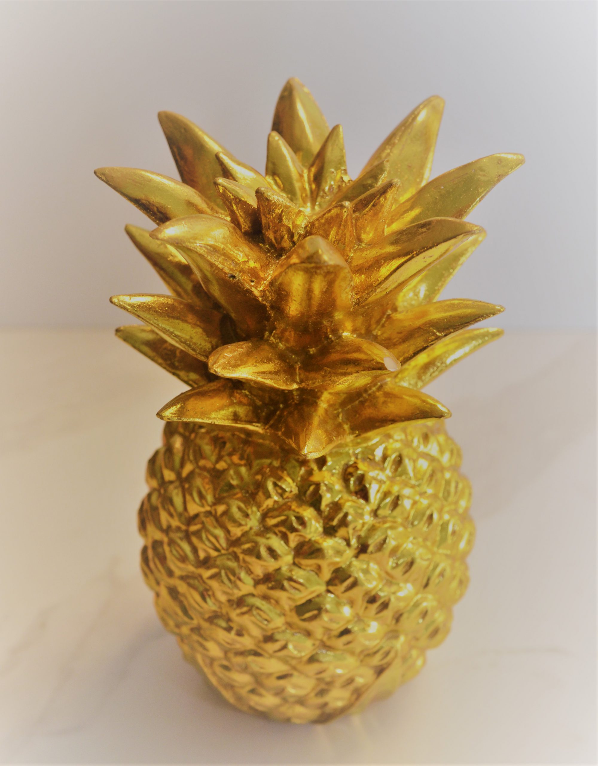Poëzie begaan Absoluut Goudkleurige ananas (28cm) - Meubelen Geschenken Goditiabois